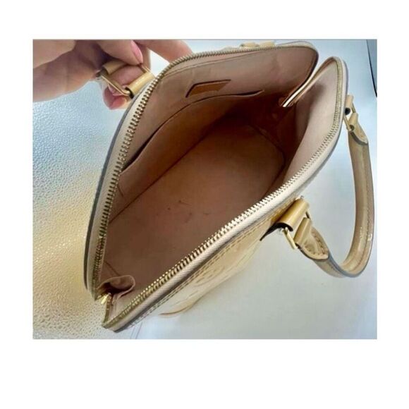 Louis Vuitton Alma Vernis Bag - Picture 10 of 16